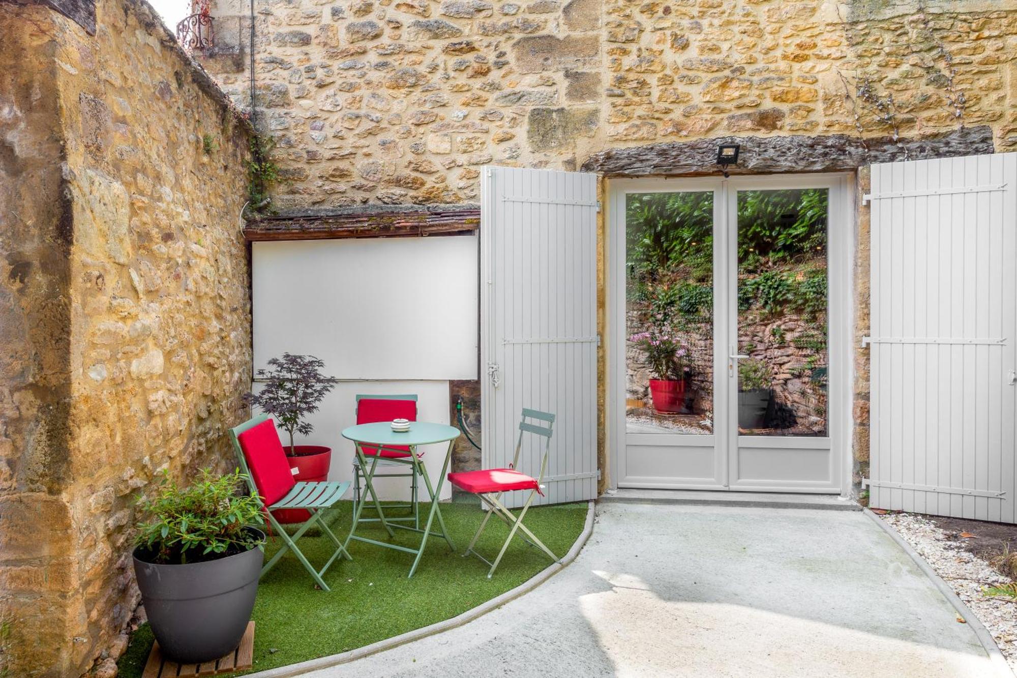 Le Pecharmant - Lescapade Medievale Sarlat Exterior photo